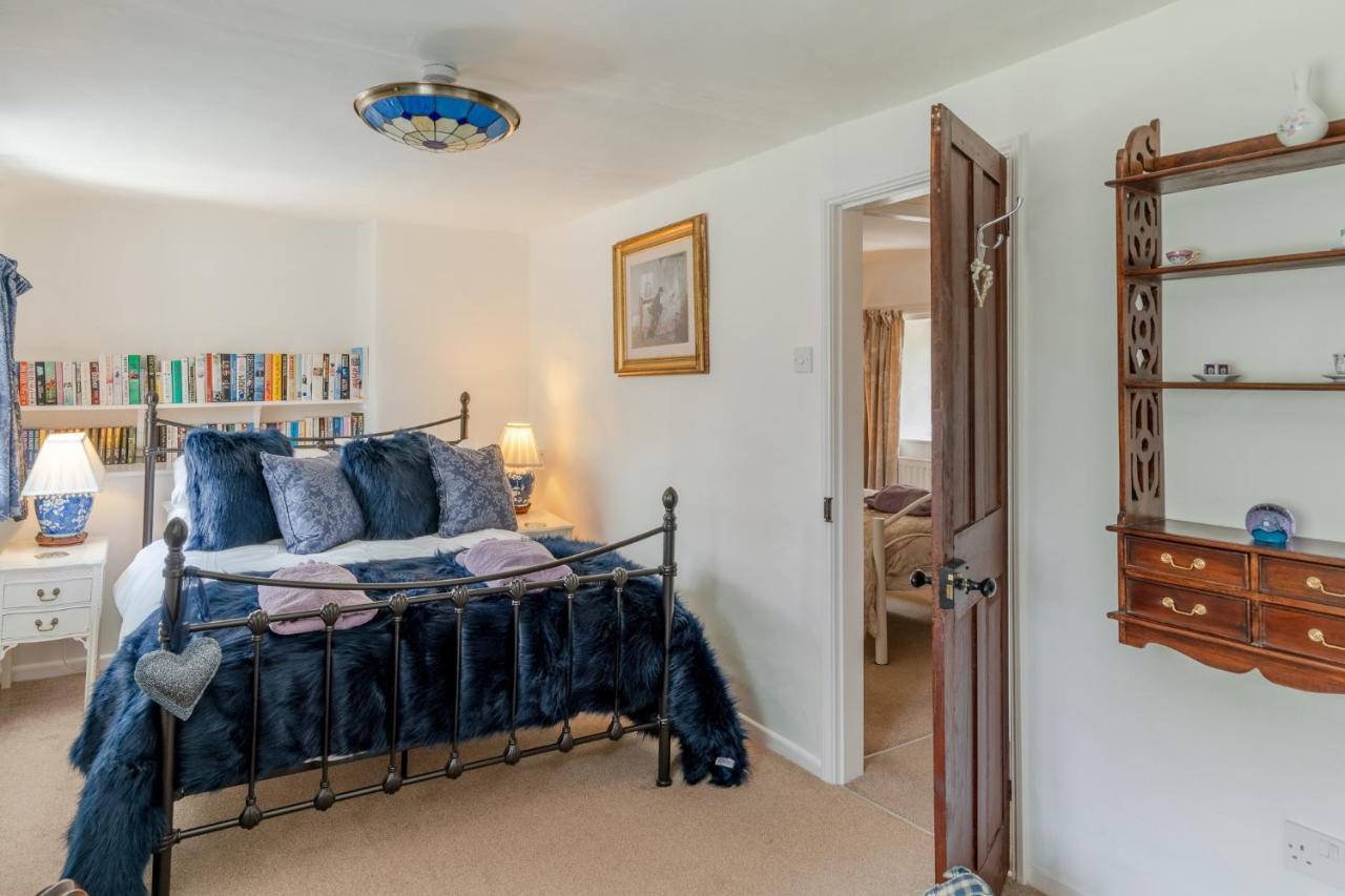 Forsythia Cottage 버튼온더워터 외부 사진